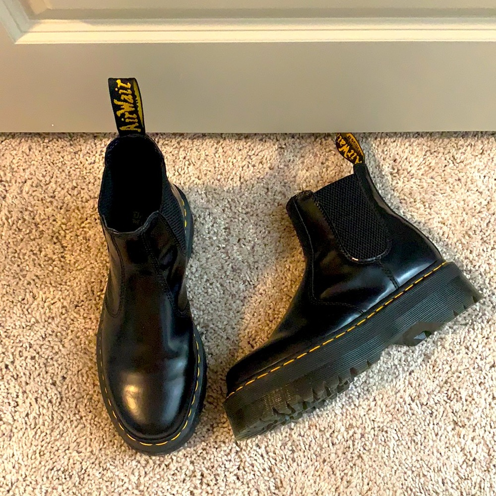Dr. Martens 2976 Platform Chelsea Boot